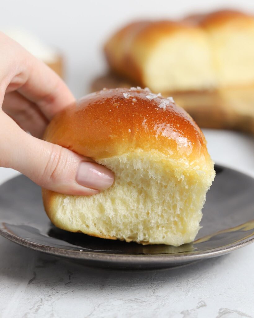 Easy Overnight Dinner Rolls