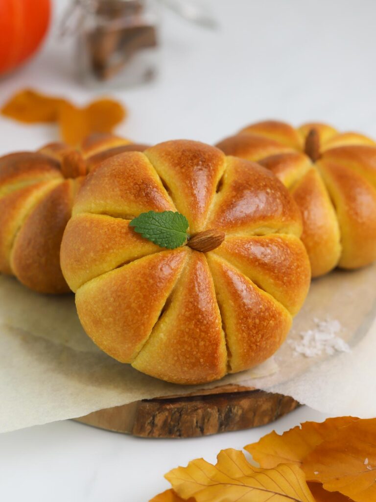 pumpkin sourdough bread rolls