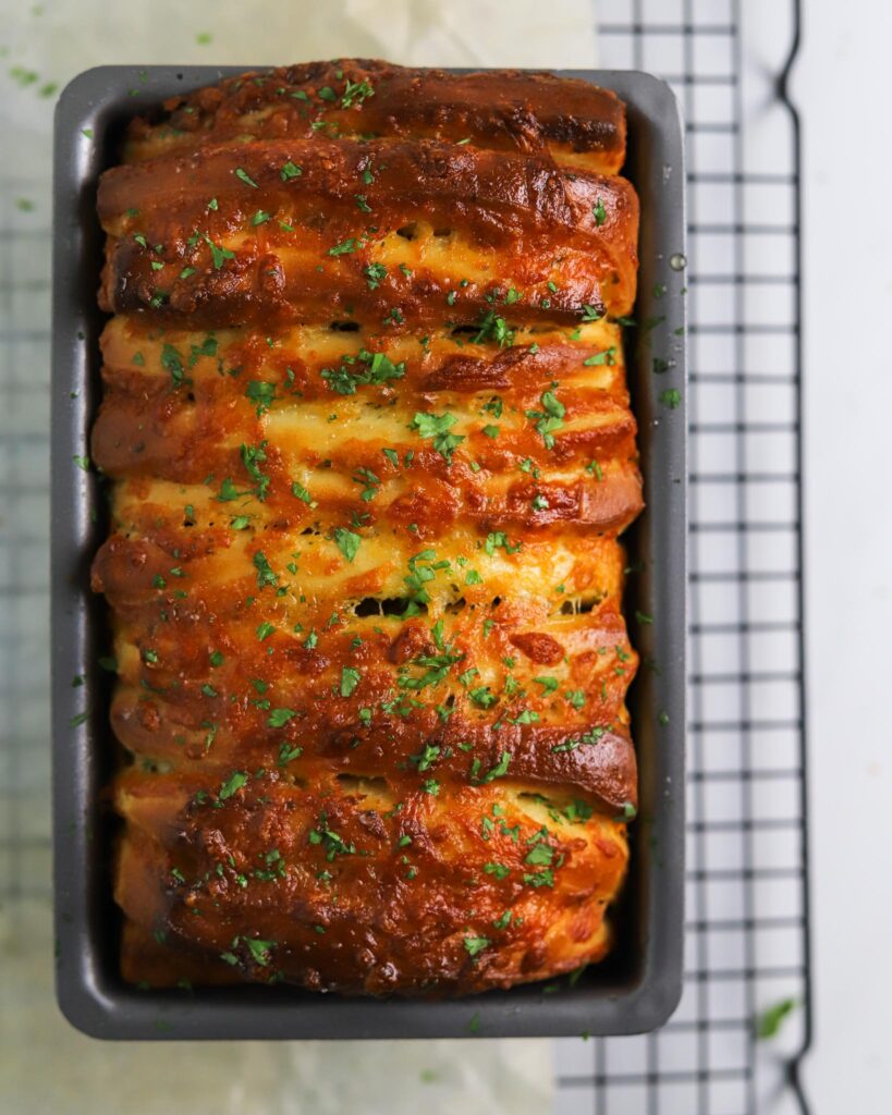 cheesy pull-apart garlic bread